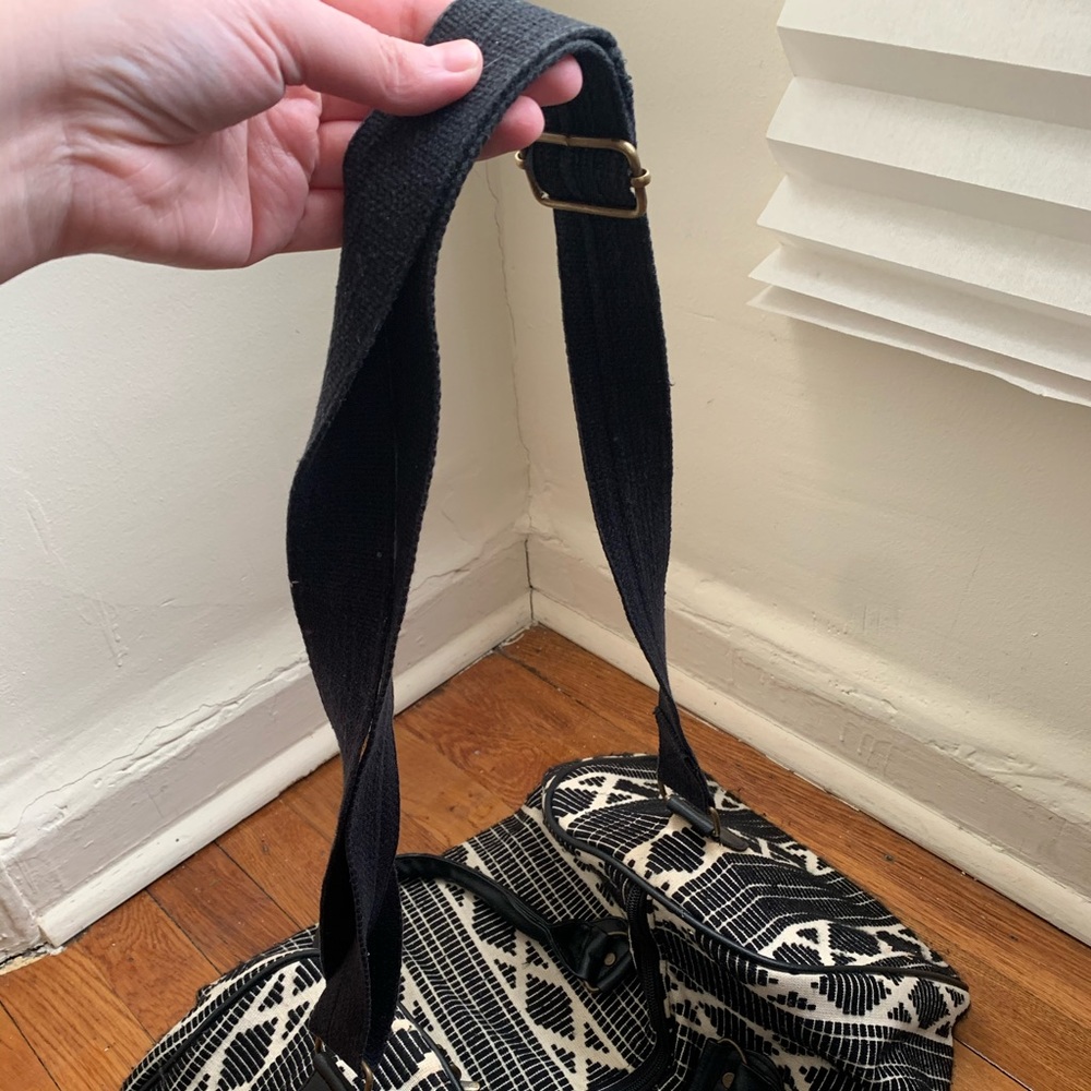 Mossimo Duffle - Picture 7 of 7